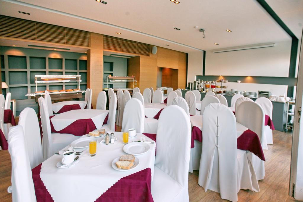 Sandy Bay Hotel Пломарион Экстерьер фото