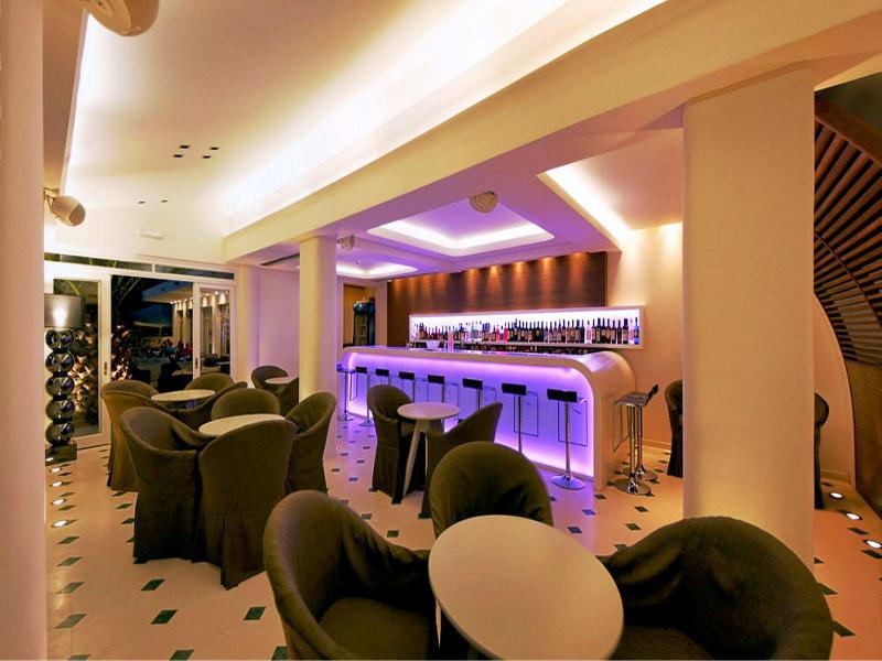 Sandy Bay Hotel Пломарион Экстерьер фото