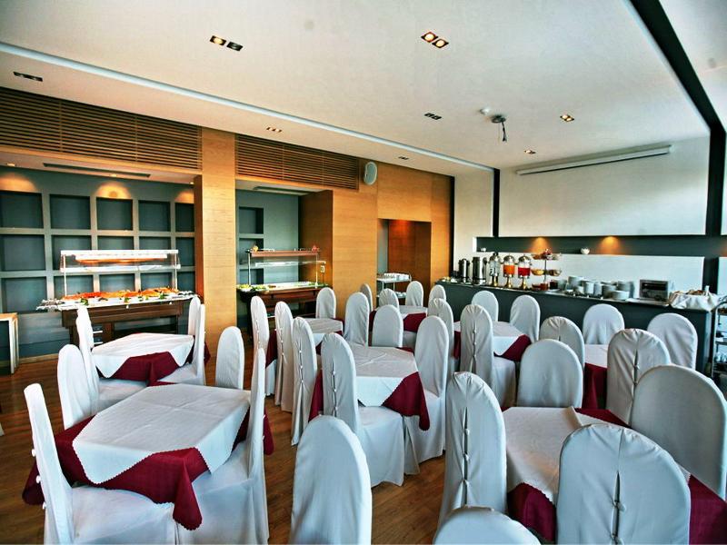 Sandy Bay Hotel Пломарион Экстерьер фото