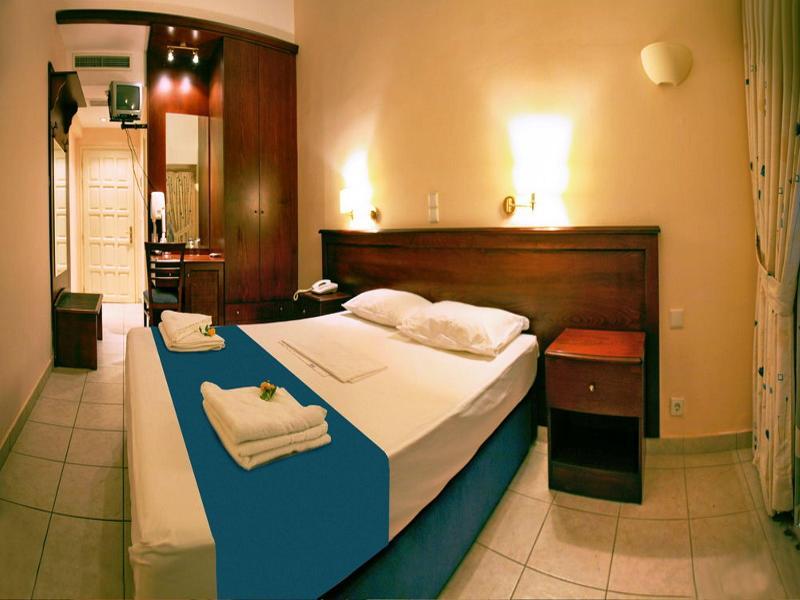 Sandy Bay Hotel Пломарион Экстерьер фото