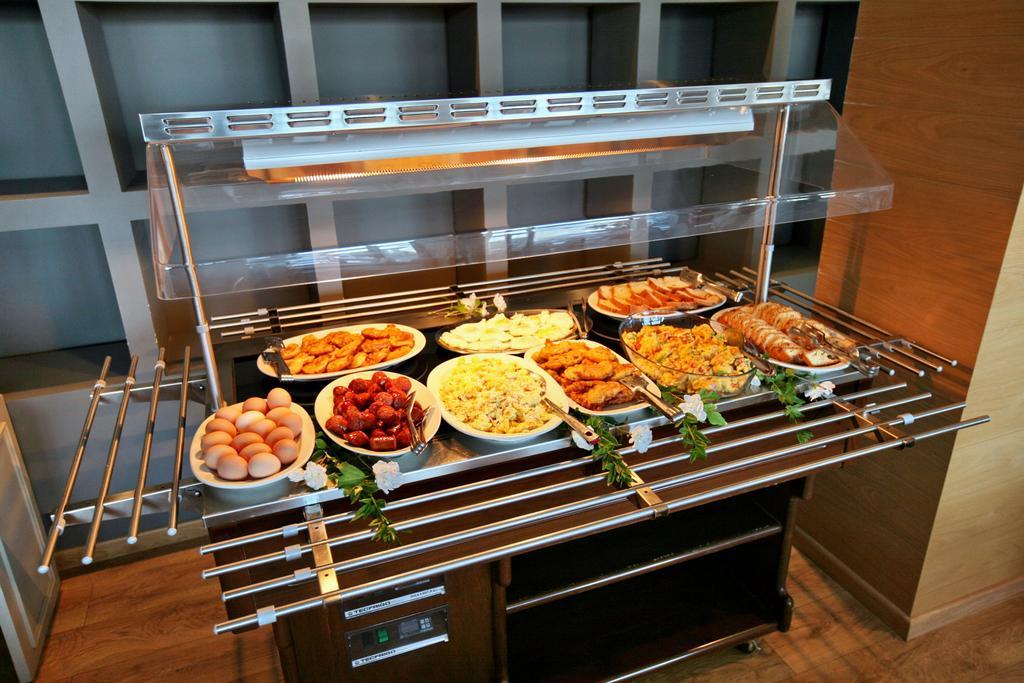 Sandy Bay Hotel Пломарион Экстерьер фото